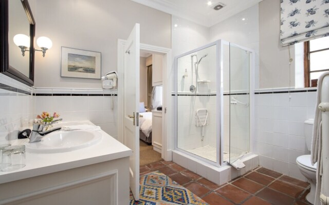 La Fontaine Guest House