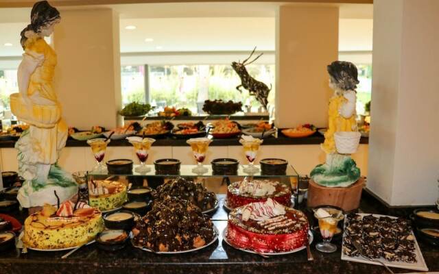 Grand Akca Hotel