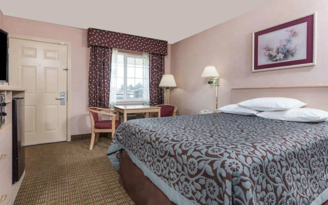 Days Inn by Wyndham Portland Central