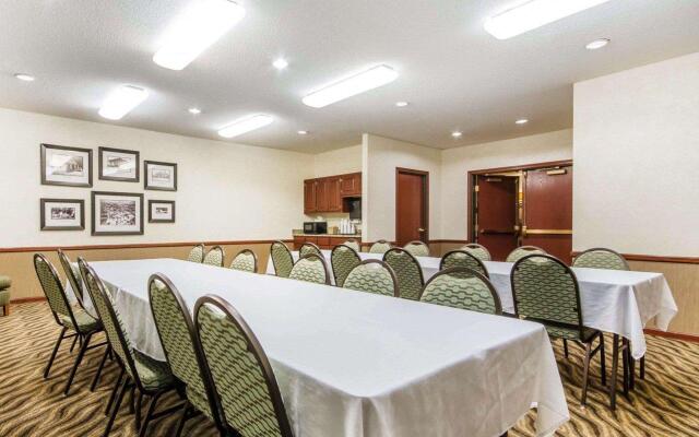 Comfort Suites