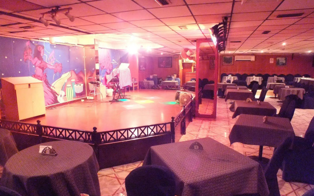 Al Bahjah Hotel