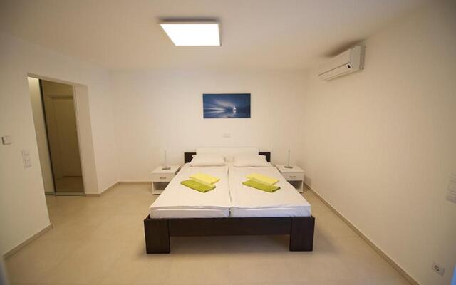 Apartments Petrovac