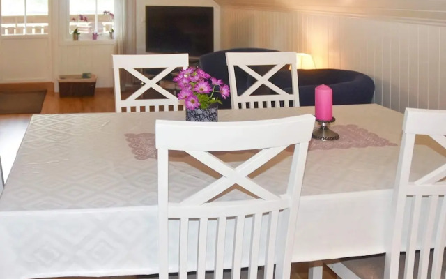 Seaside Serenity in Leirvik-by Traum