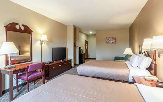 Econo Lodge Inn & Suites