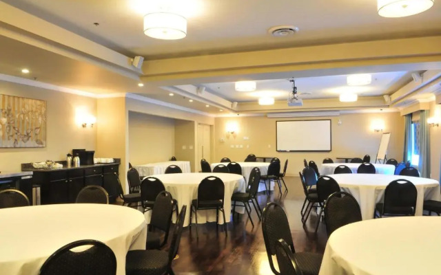 Ramada Emerald Park/Regina East