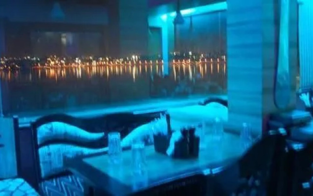 Hotel Ranjits Lakeview