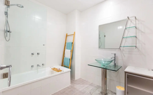 Hotham 2Bdr North Melbourne Apartment