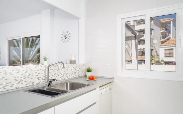 Terrific Bright Apartment with Private Terrace Ref 71