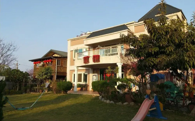 Garden Life Hostel