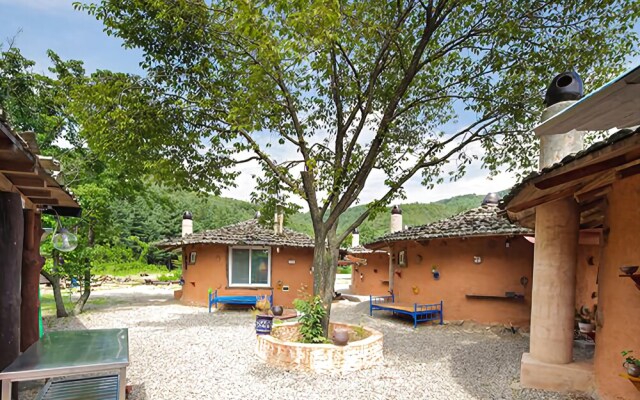 Yangpyeong Natural Clay House Pension