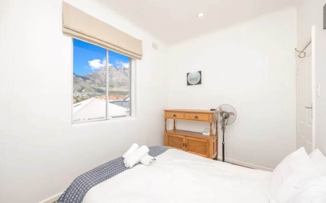 Amazing 2 Bedroom Apartment With Mountain Views on Kloof Street