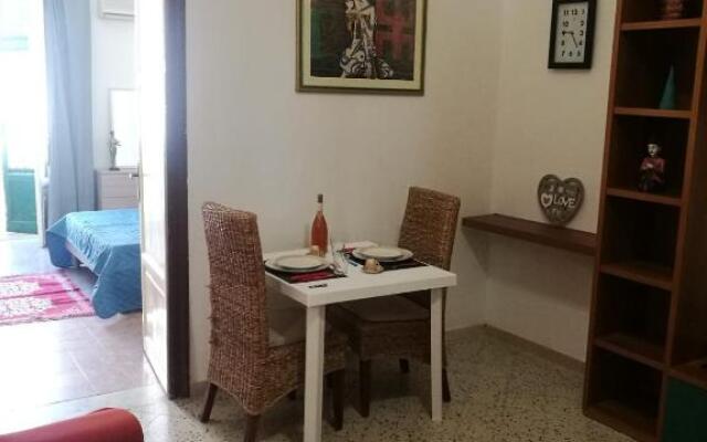 Lili House
