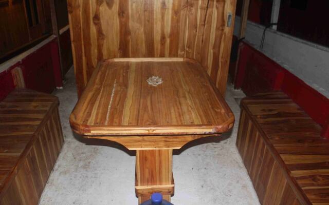 Boat Charter KM.Caroline