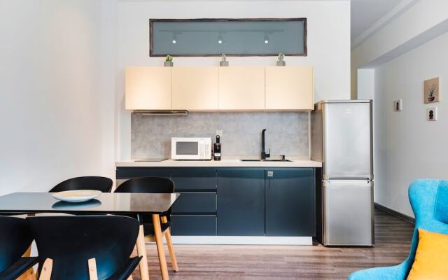 "sanders Home Suites - Bright Downtown 1-bdr. Apt."