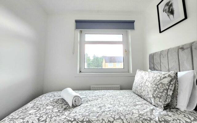 Quirky Home Quiet Neighbourhood