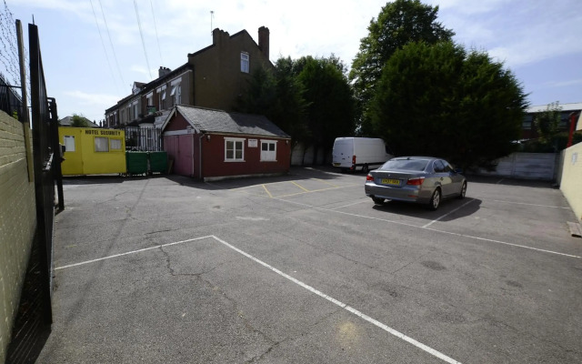Cranbrook Hotel