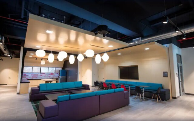 Aloft New York LaGuardia Airport