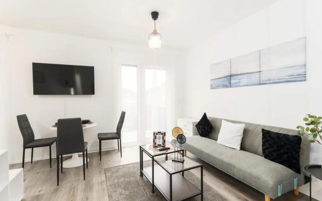 Sweet & Spicy - Brand New Apartment with Balcony (Adults Only)