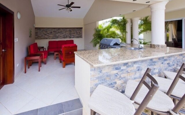 Privacy and comfort luxury 6 bedroom villa