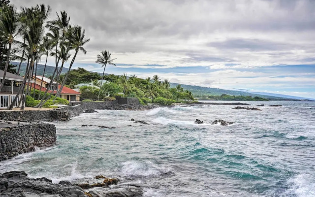 Walk to Turtle Beach From Kailua-kona Apt!