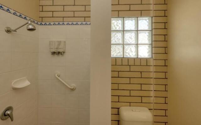 Riverland Motor Inn & River's Restaurant