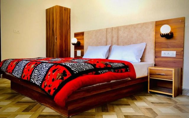 OYO Home 84603 Trinetra Guest House