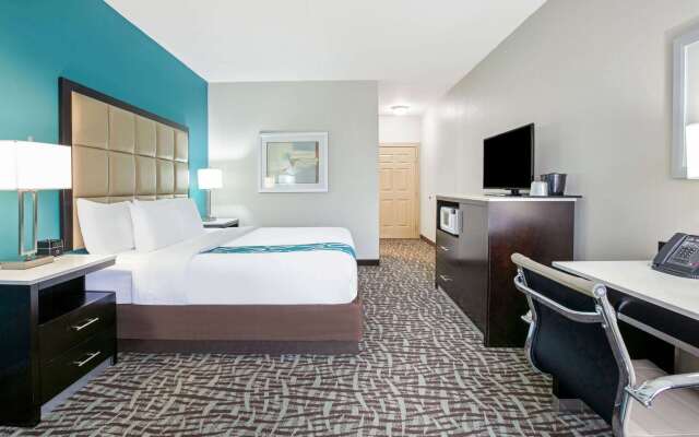 La Quinta Inn & Suites by Wyndham Paris