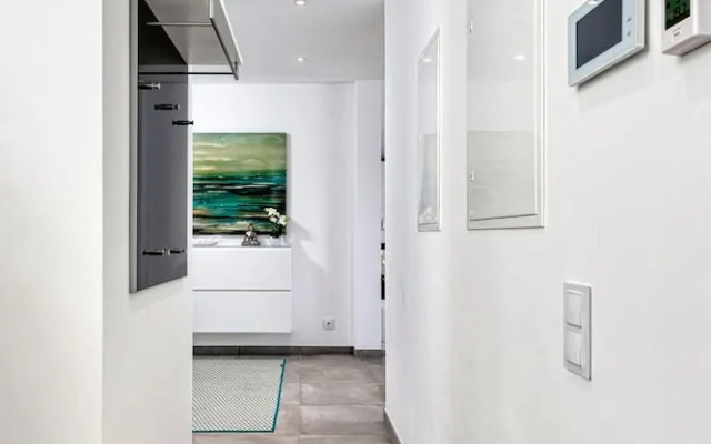 Manatee Modern Luxurious Villa