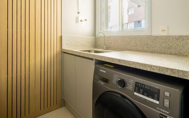 Apto Luxuoso c/churraq e vista lateral mar ABC0401