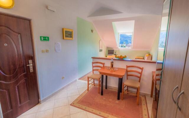 House Ina Ston
