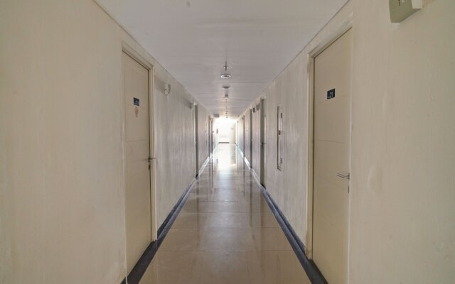 OYO Life 92889 Apartement Grand Sentraland Karawang By A.t Room