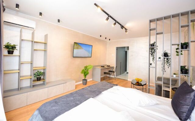 Park Studio Cismigiu Gardens - Quiet Room - Smart Tv