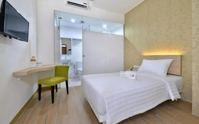 Whiz Hotel Falatehan Jakarta