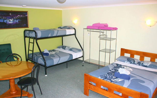 Queenstown Holiday Park & Motels Creeksyde