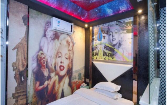 Shanghai Dream of Rain Theme Hotel