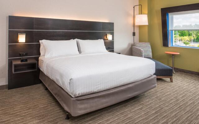 Holiday Inn Express and Suites Jacksonville East, an IHG Hotel