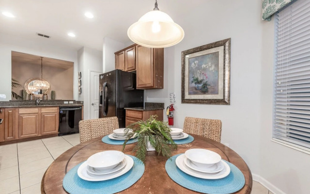 Spacious Home W/private Pool/spa & Free Waterpark!