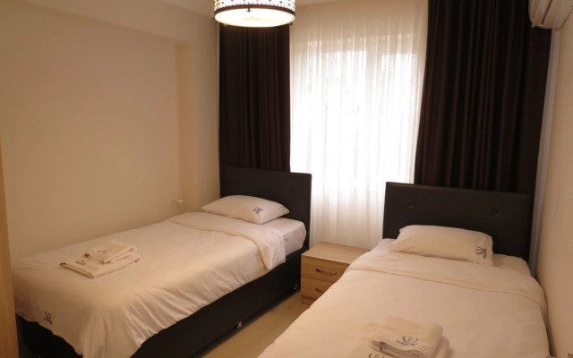 Black Rose Apartment
