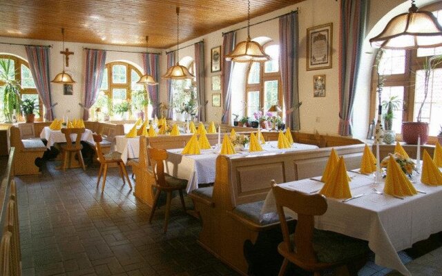 Pension-Gasthof-Metzgerei Hofer