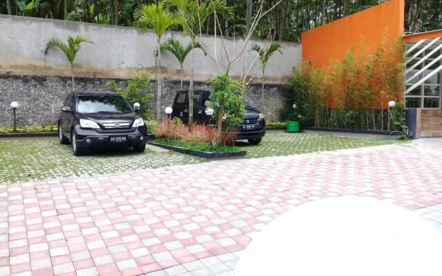 Wisma Lovebird