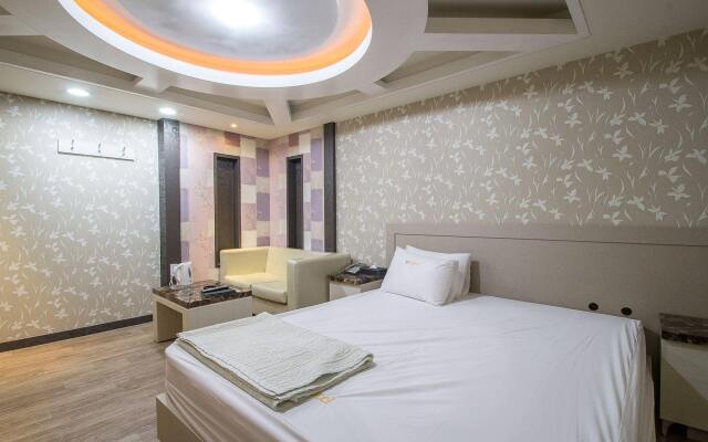 2 Days and 1 Night Hotel