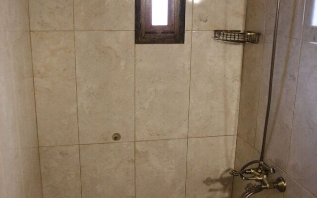 Shiraz Hotel & Restaurant