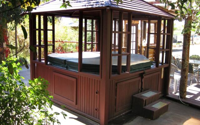 The Cedaredge Lodge