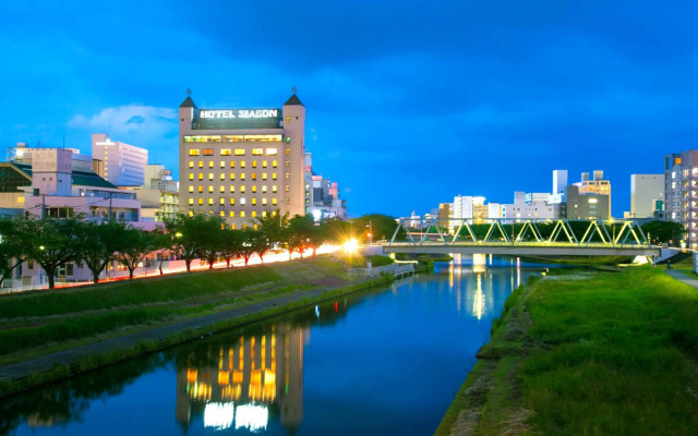 Mito Hotel Season