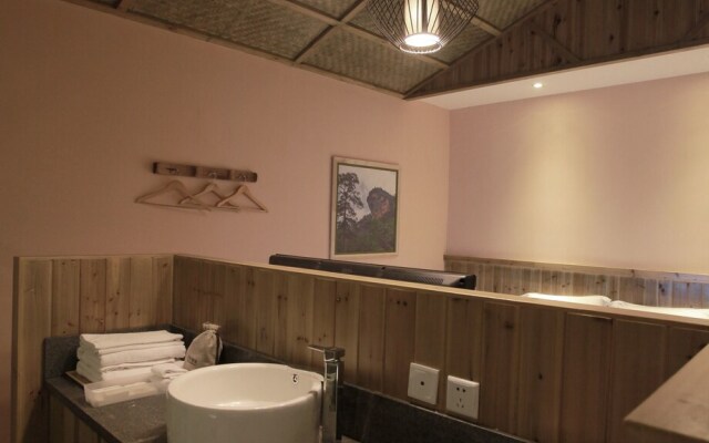 Wuyishan Old Street Riverside Hotel