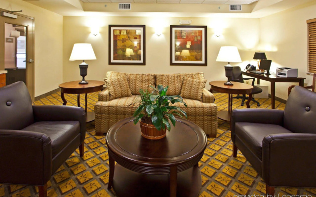 Candlewood Suites Fort Myers Sanibel Gateway by IHG - Image 2