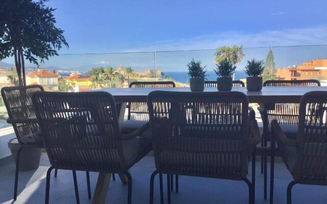 The View Luxury Vacation Apartment 5