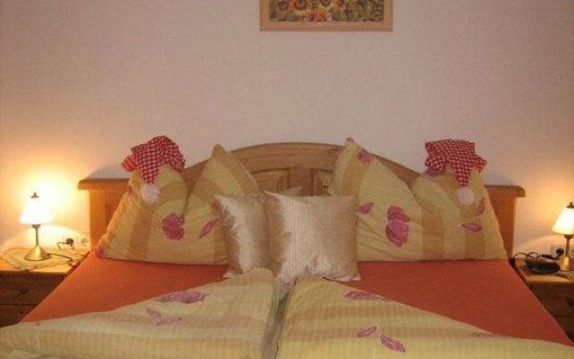 Weingut-Gästezimmer Schwalm