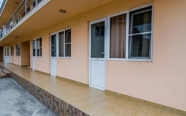 7 Fialok Guest House
