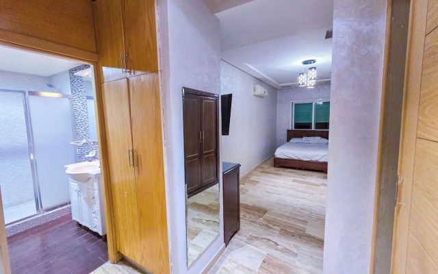 Luxor Home - Spacious & proximity to CFC